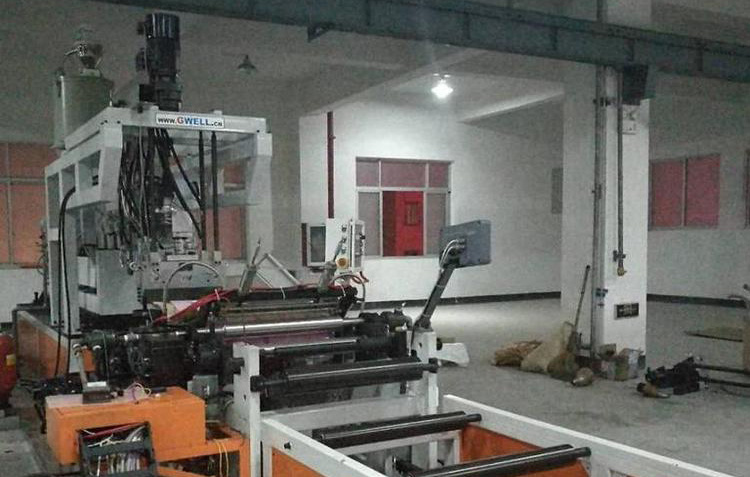 射出勾魔术贴生产线